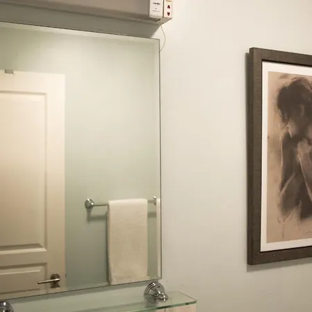 Windmill Lane Apartment *